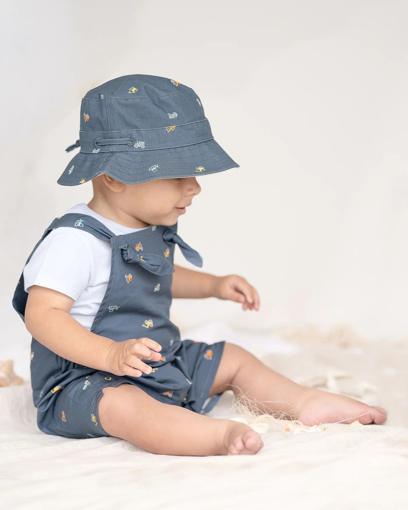 Toshi Sunhat Folk/ Diggers